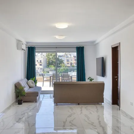아파트 New To The Market - Rare Find, 5 Bedroom With Valley View In Swieqi By Sf Homes *
